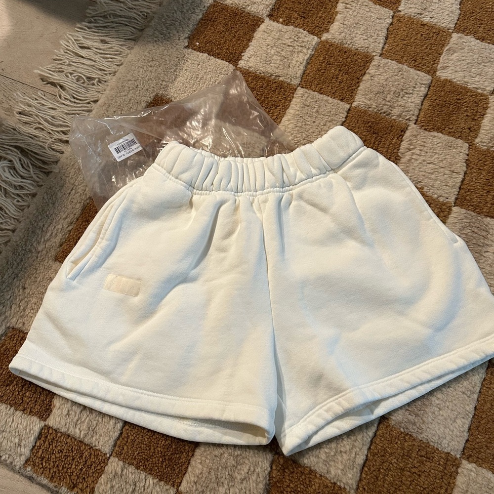 NWT SET Active Sweat shorts - Blanc